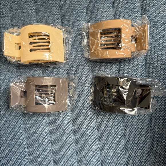 Set of Four Hair Clips in Assorted Colors - Picture 2 of 4